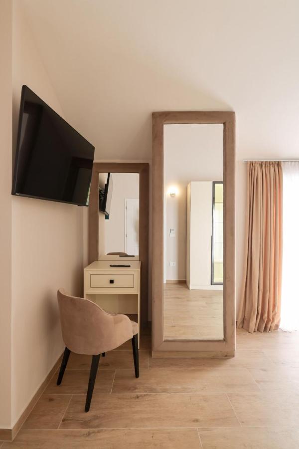 Castello Exclusive Rooms With Breakfast - By Ta Leut Agency 普利拉卡 外观 照片