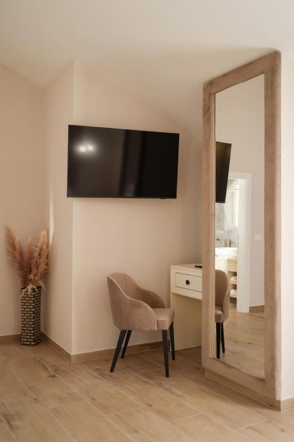 Castello Exclusive Rooms With Breakfast - By Ta Leut Agency 普利拉卡 外观 照片