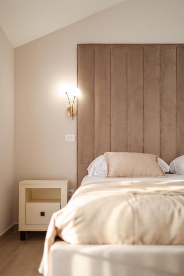 Castello Exclusive Rooms With Breakfast - By Ta Leut Agency 普利拉卡 外观 照片